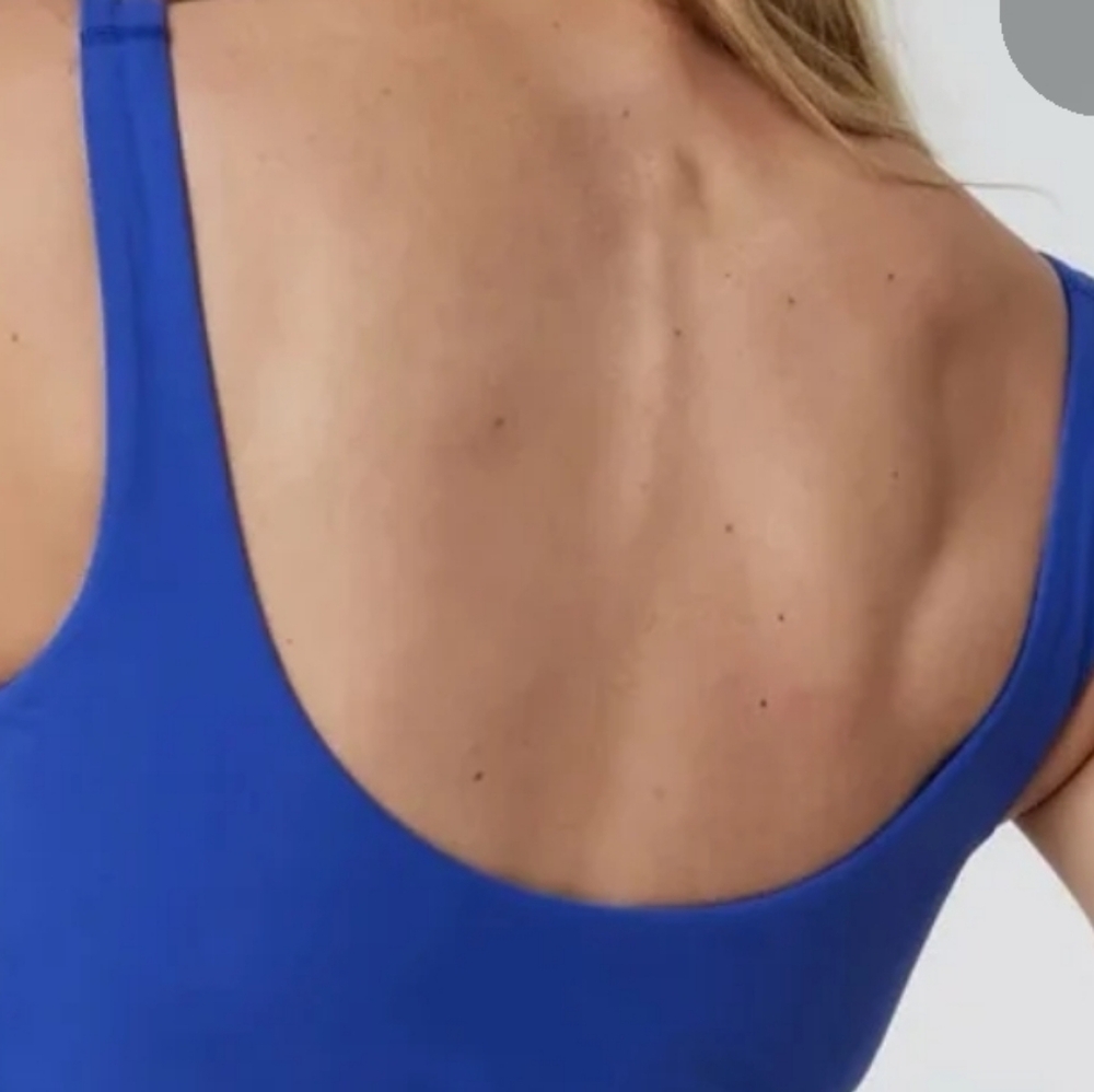 Vouri Daily Yoga Crop Tank - Picture 2 of 6